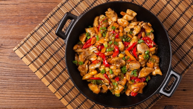 Chicken,Kung,Pao.,Fried,Chicken,Pieces,With,Peanuts,And,Peppers.